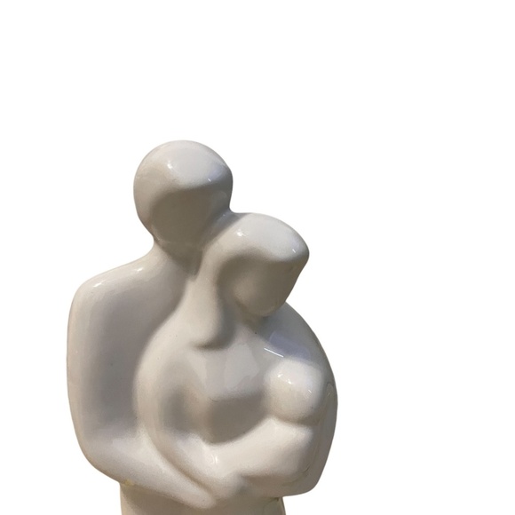 Handmade Sentimental Porcelain Family Sculpture Depicts Father Mother & Child - Picture 9 of 9